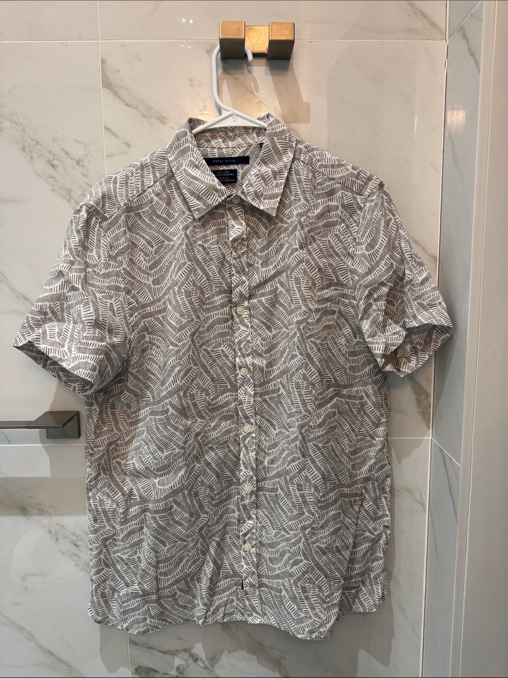 Perry Ellis Gray & White Short Sleeve Button-Down with Geometric Print